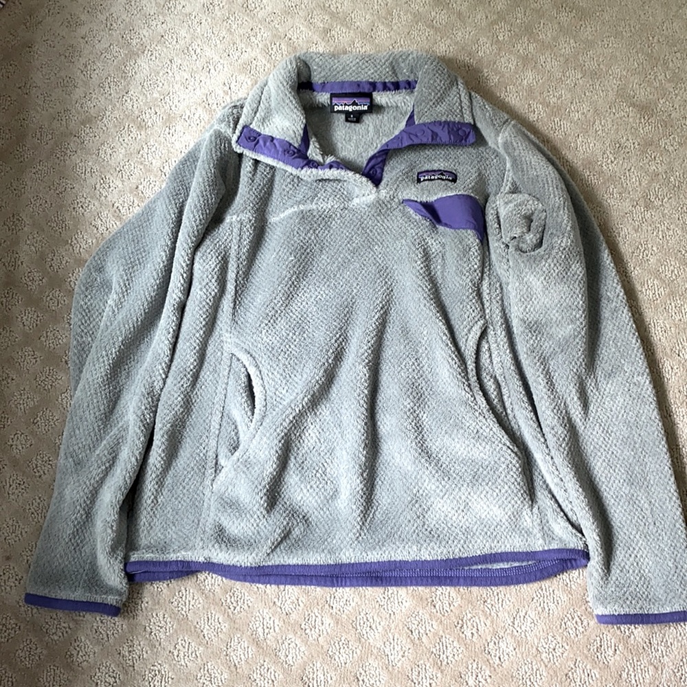 Grey Patagonia sweatshirt